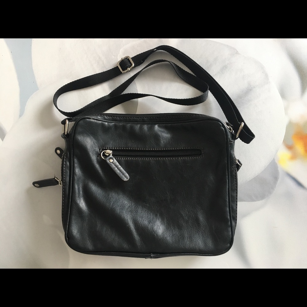 TYLER RODAN Cross Body Bag - Picture 2 of 2